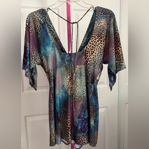 Boston Proper Linda Segal Lavendar
Blue Leopard Print Top - Picture 4 of 4
